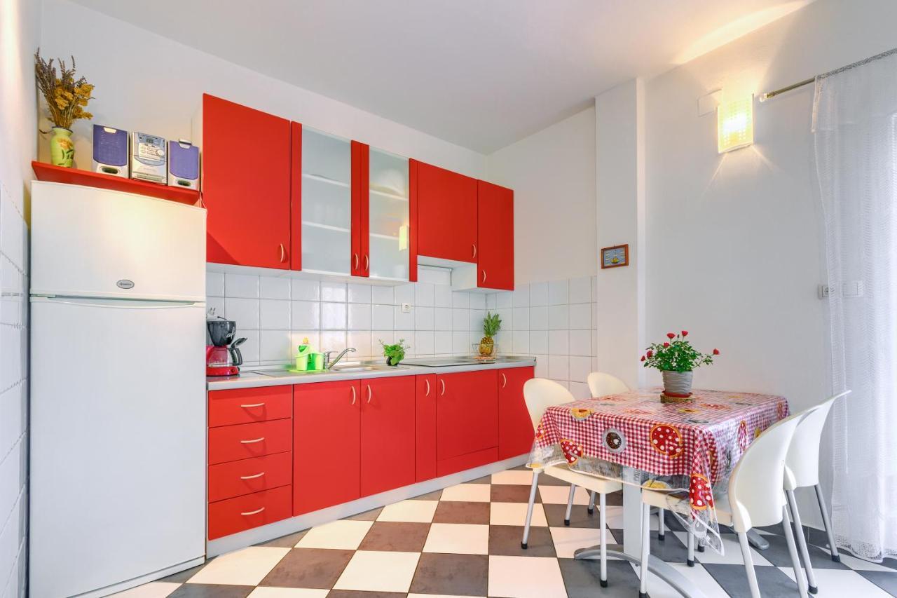 Apartmani Vukicevic Vodice Esterno foto