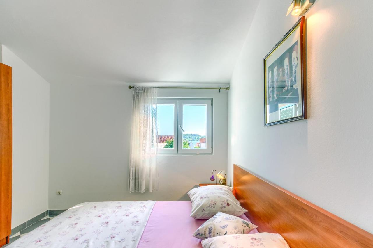 Apartmani Vukicevic Vodice Esterno foto