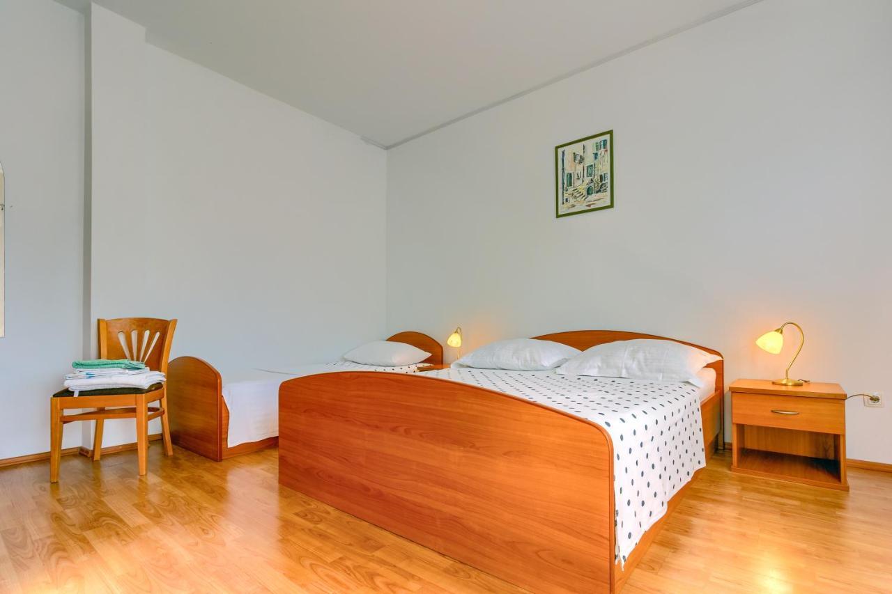 Apartmani Vukicevic Vodice Esterno foto
