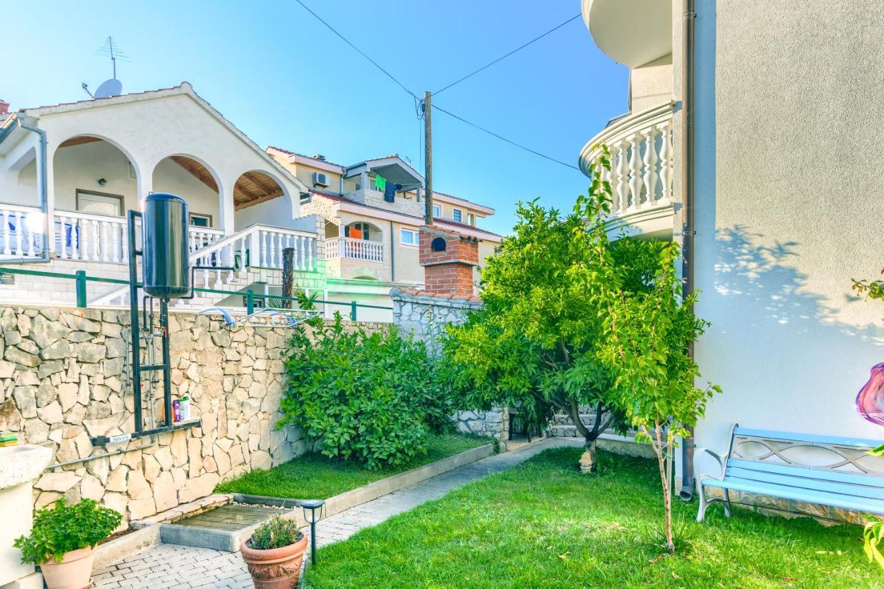 Apartmani Vukicevic Vodice Esterno foto