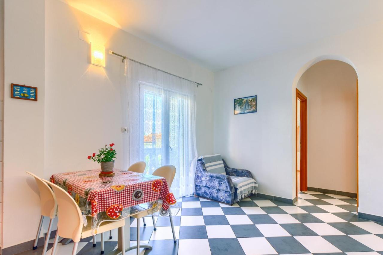 Apartmani Vukicevic Vodice Esterno foto