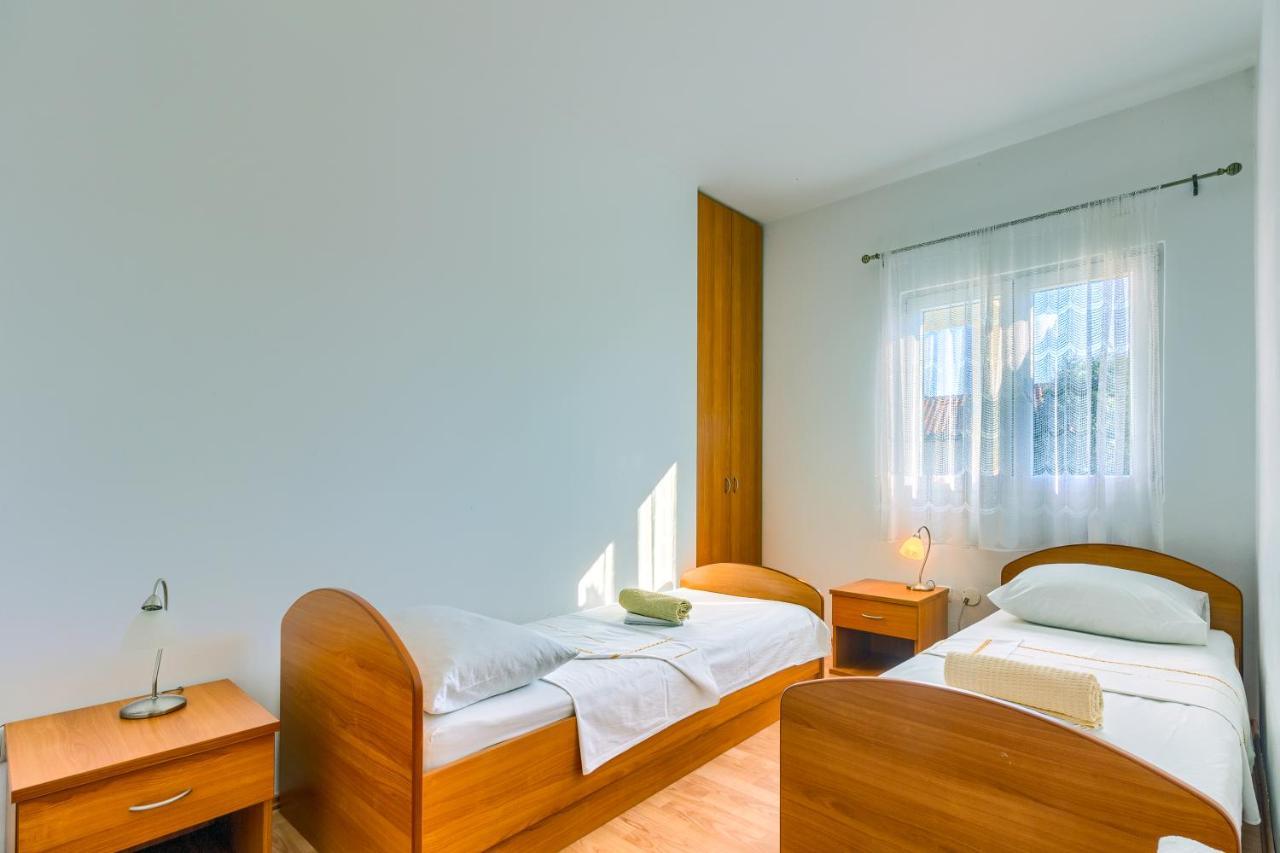 Apartmani Vukicevic Vodice Esterno foto
