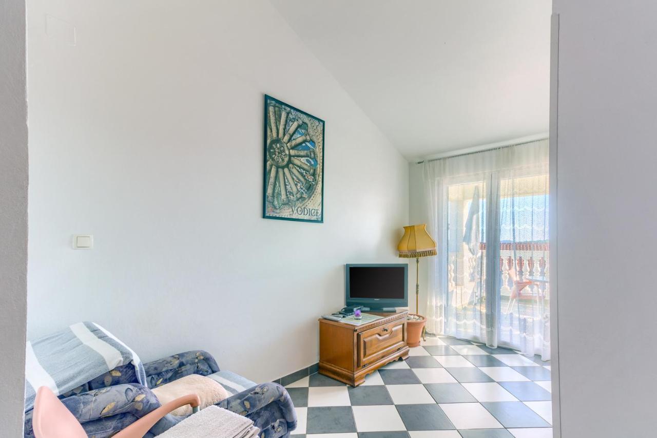 Apartmani Vukicevic Vodice Esterno foto