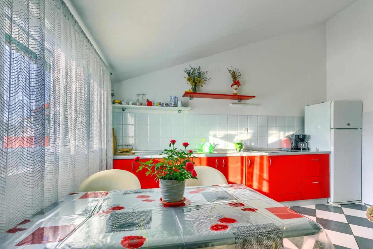 Apartmani Vukicevic Vodice Esterno foto