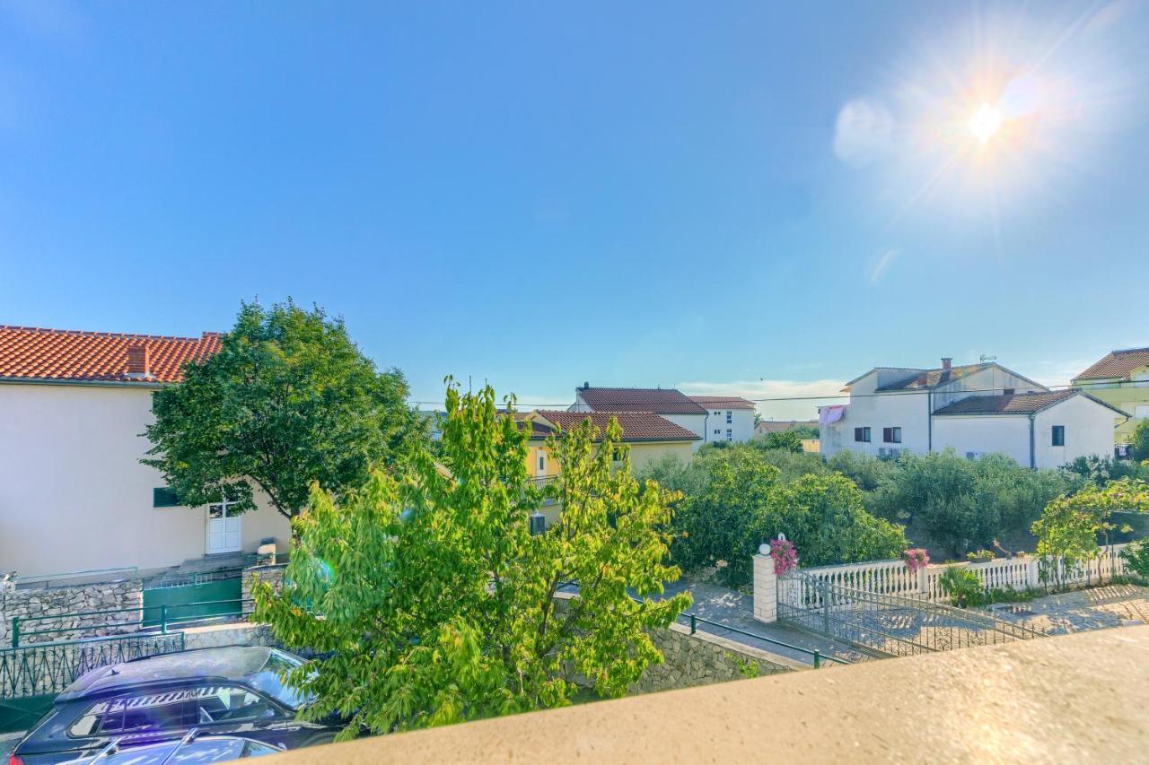 Apartmani Vukicevic Vodice Esterno foto