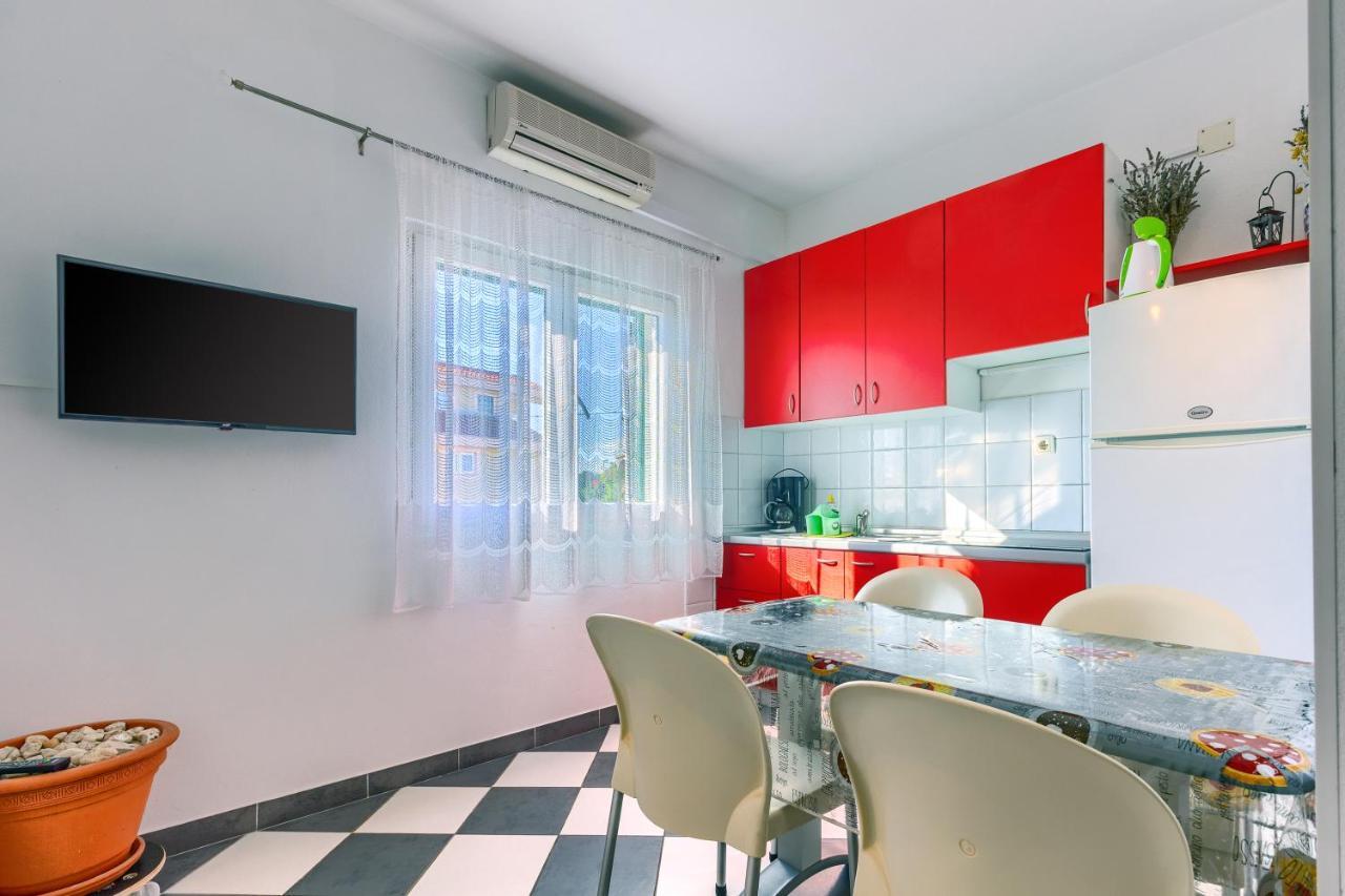 Apartmani Vukicevic Vodice Esterno foto