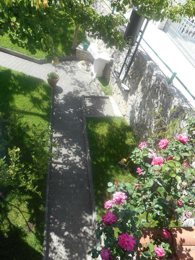 Apartmani Vukicevic Vodice Esterno foto