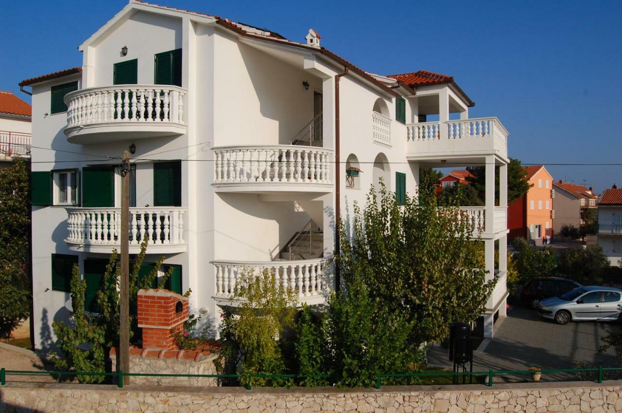 Apartmani Vukicevic Vodice Esterno foto
