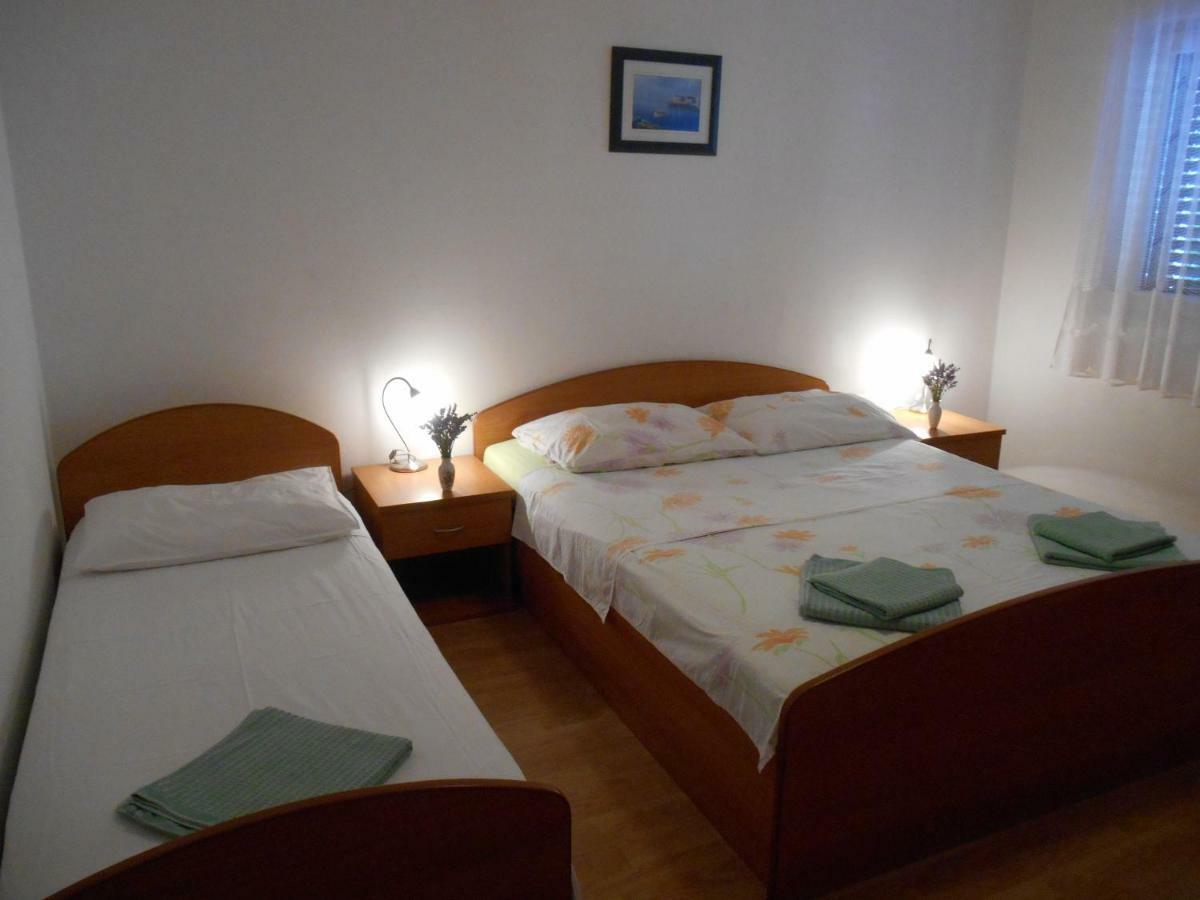 Apartmani Vukicevic Vodice Esterno foto