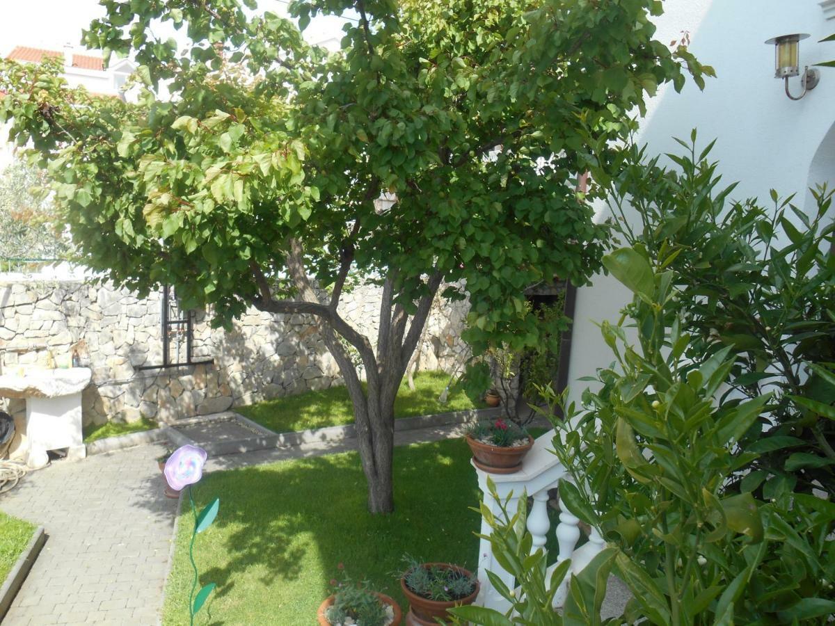 Apartmani Vukicevic Vodice Esterno foto