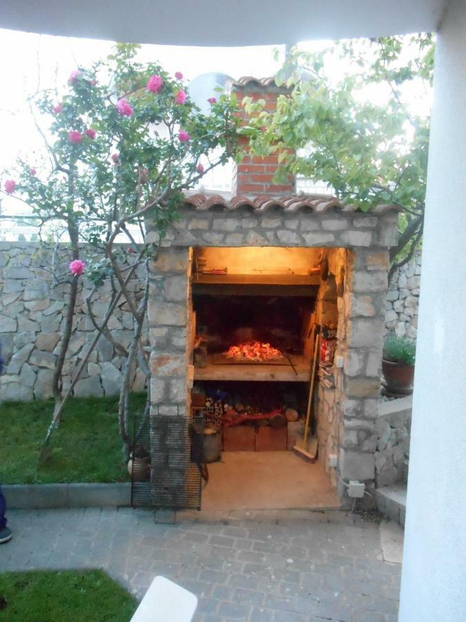 Apartmani Vukicevic Vodice Esterno foto