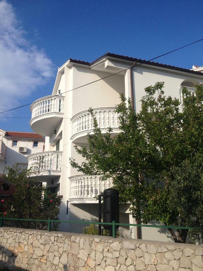 Apartmani Vukicevic Vodice Esterno foto