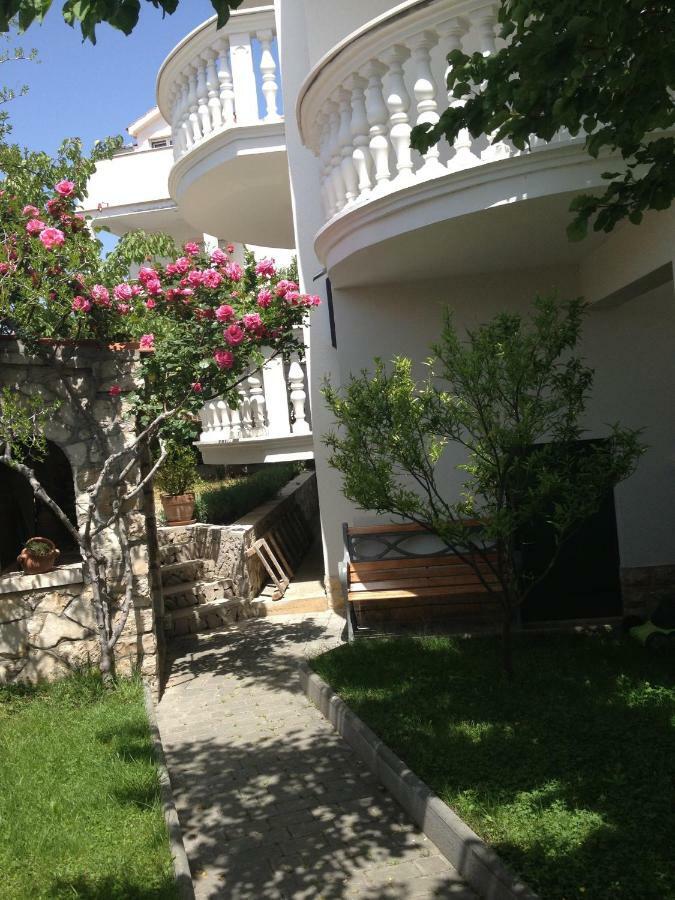 Apartmani Vukicevic Vodice Esterno foto